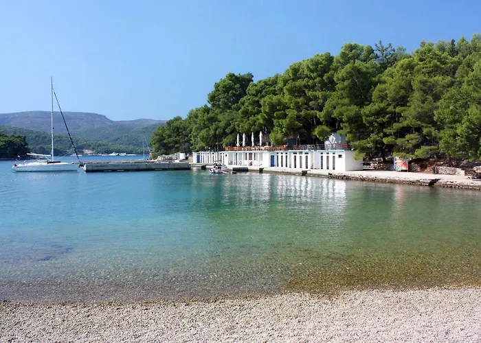 8780d * Stari Grad (Hvar)